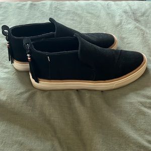 Toms Black Paxton, Suede Slip Ons 10